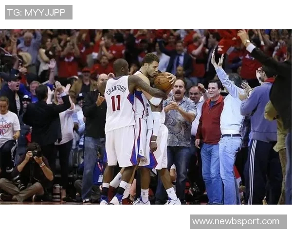 保罗被交易回家后与格里芬和小乔丹进行长达90分钟的视频通话