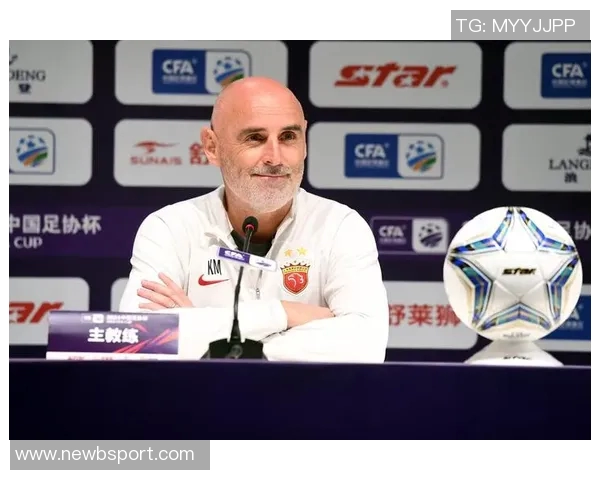 上海市足协热烈祝贺海港队在上海足球史上创造辉煌成就的壮丽篇章 上海市足协热烈祝贺海港队在上海足球史上创造辉煌成就的壮丽篇章