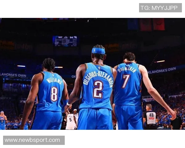 勇士对雷霆库里缺阵上次交锋惨遭杰伦带队24分痛击 勇士对雷霆库里缺阵上次交锋惨遭杰伦带队24分痛击