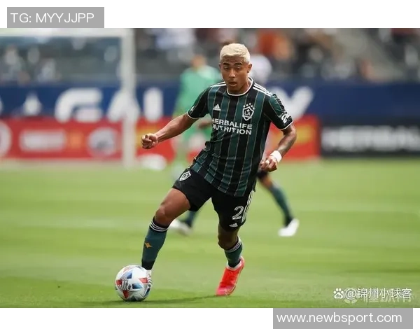 伯恩茅斯边后卫朱利安阿劳霍正式租借加盟凯尔特人为期六个月 伯恩茅斯边后卫朱利安阿劳霍正式租借加盟凯尔特人为期六个月