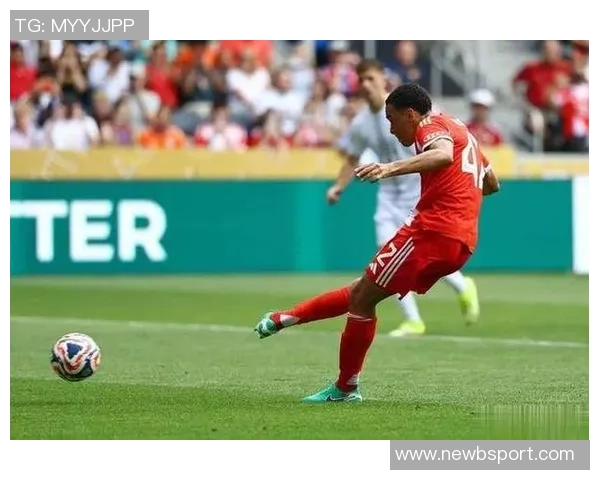 德甲历史新纪录奥利塞罗伊斯哈兰德单场双响助攻三次的传奇表现