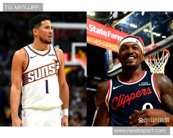 布克半场表现出色11投5中斩获17分4助攻三分球命中率高达667 布克半场表现出色11投5中斩获17分4助攻三分球命中率高达667