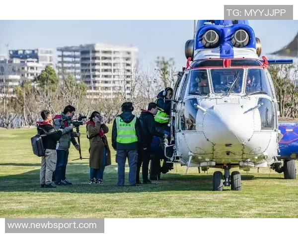 海港联合临港捷运推出全新直升机游览活动每位仅需1680元体验空中美景 海港联合临港捷运推出全新直升机游览活动每位仅需1680元体验空中美景