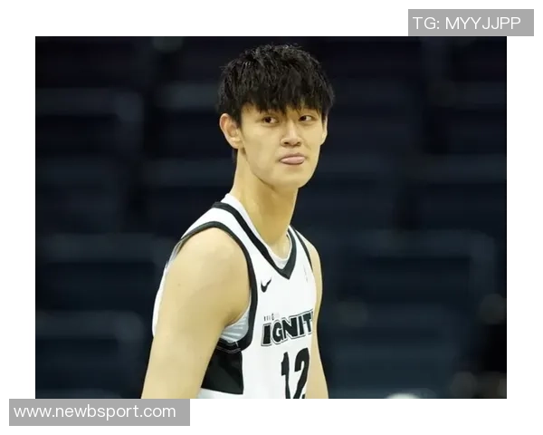 曾凡博向队友请求传球却遭无视队友选择独自进攻引发热议