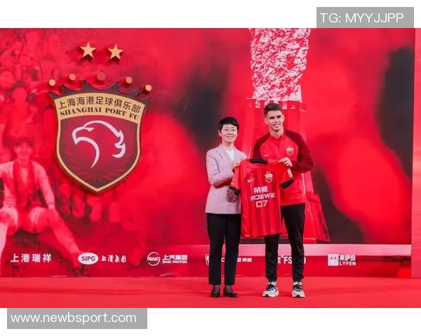 海港锋线双星揭秘32粒进球背后的射击灵感与默契配合 海港锋线双星揭秘32粒进球背后的射击灵感与默契配合