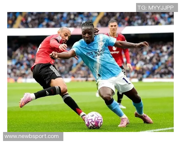 英超争夺激烈曼联仅差1分冲击前六席位 英超争夺激烈曼联仅差1分冲击前六席位