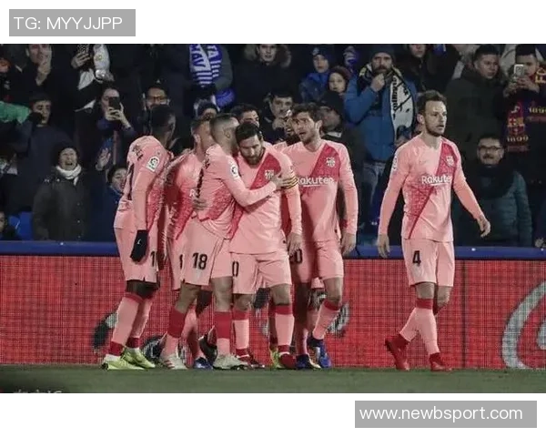 克尼佩尔上半场表现惊艳四号秀10中6三分5中3轻松砍下17分4板2助